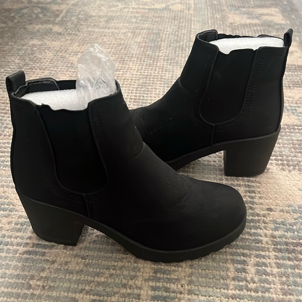 Black Ankle Boots with heel